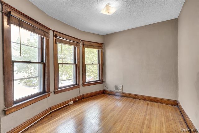 31 Hughes Avenue, Buffalo, NY 14208