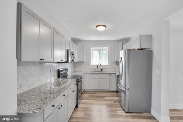 110 SCHOOLHOUSE RD, Palmyra, PA 17078