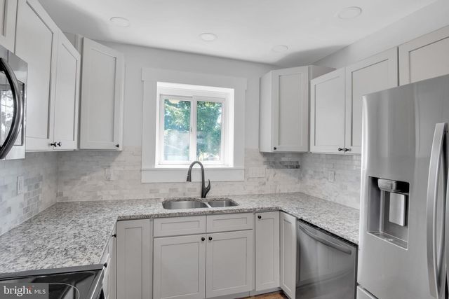 110 SCHOOLHOUSE RD, Palmyra, PA 17078