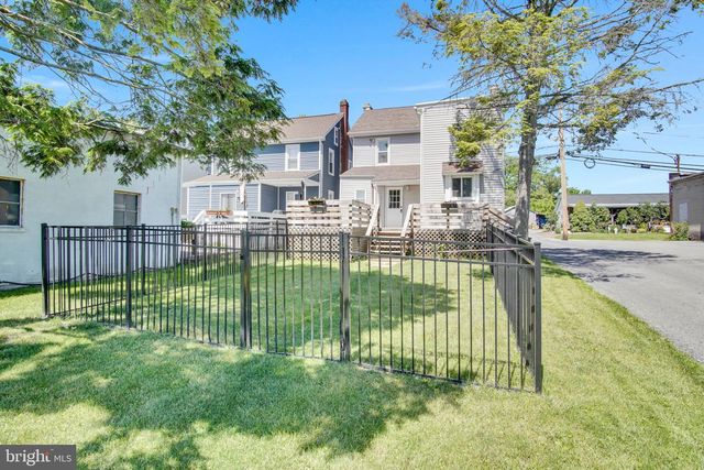 110 SCHOOLHOUSE RD, Palmyra, PA 17078