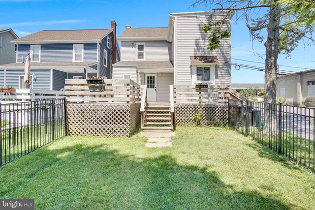 110 SCHOOLHOUSE RD, Palmyra, PA 17078