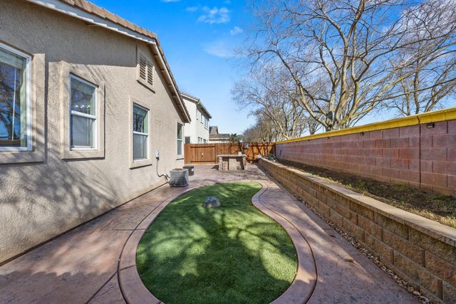 10311 Pedra Do Sol Way, Elk Grove, CA 95757