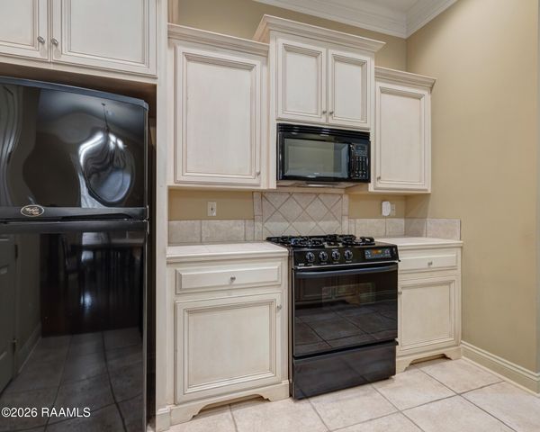208 Elysian Fields Drive, Lafayette, LA 70508