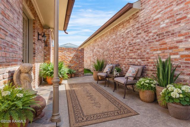 208 Elysian Fields Drive, Lafayette, LA 70508