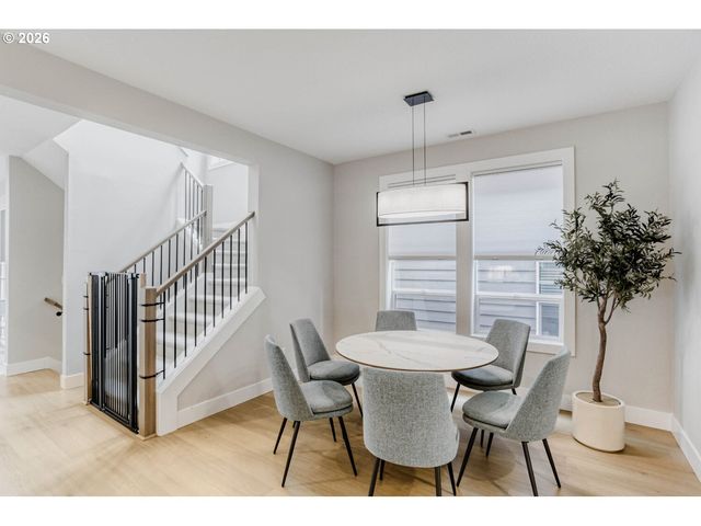 2818 Nw 114TH Ter, Portland, OR 97229