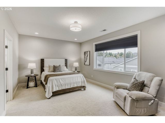 2818 Nw 114TH Ter, Portland, OR 97229