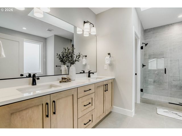 2818 Nw 114TH Ter, Portland, OR 97229