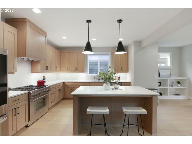 2818 Nw 114TH Ter, Portland, OR 97229