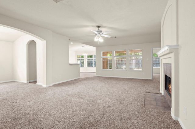 6 Bushell Mill Place, The Woodlands, TX 77382