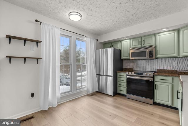 8276 BERRYFIELD DR, Nottingham, MD 21236