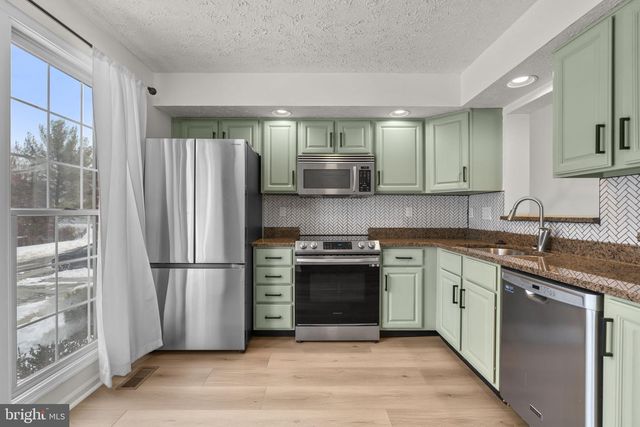 8276 BERRYFIELD DR, Nottingham, MD 21236