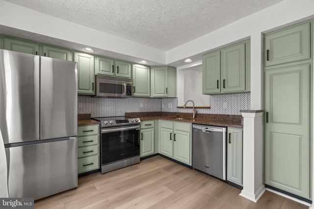 8276 BERRYFIELD DR, Nottingham, MD 21236