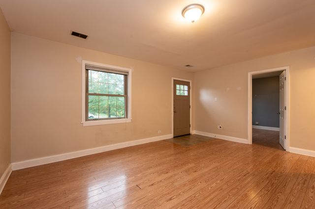 9518 S 89th Avenue, Palos Hills, IL 60465