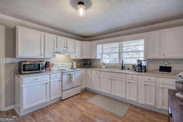 33 Carnes Road SW, Cartersville, GA 30120