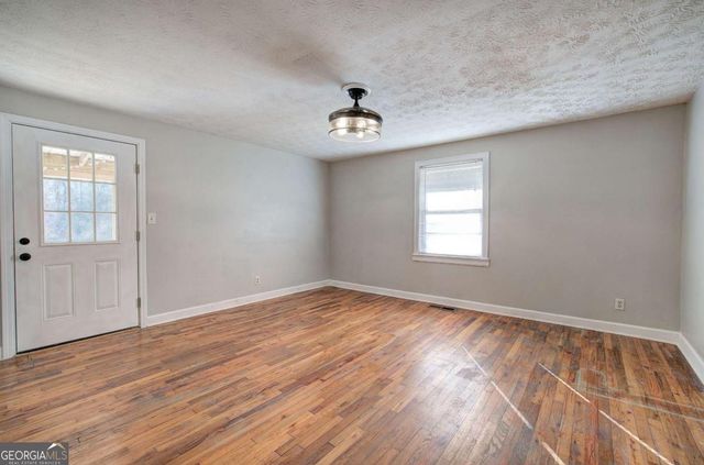 33 Carnes Road SW, Cartersville, GA 30120