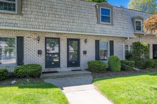 90 Plantation Dr 90, Agawam, MA 01001