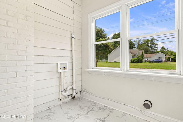 4187 SE College Street, Ayden, NC 28513