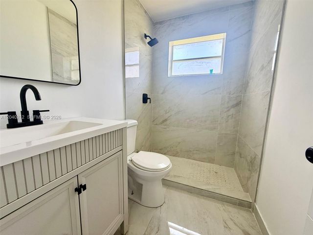 730 NW 5th St 1, Hallandale Beach, FL 33009