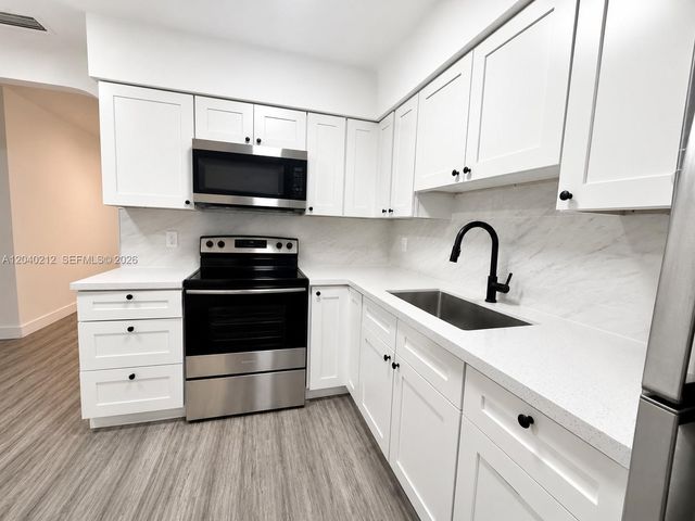 730 NW 5th St 1, Hallandale Beach, FL 33009