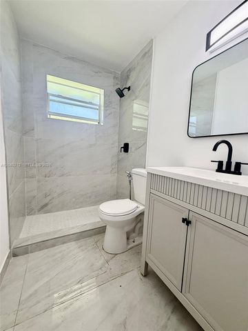 730 NW 5th St 1, Hallandale Beach, FL 33009