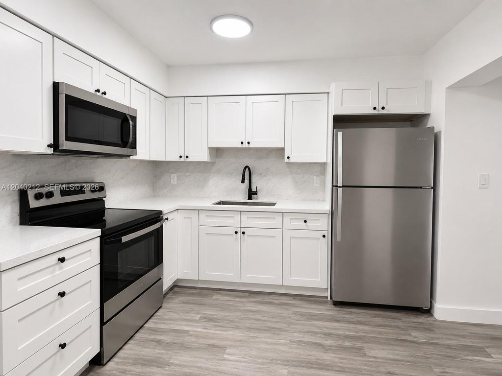 730 NW 5th St 1, Hallandale Beach, FL 33009