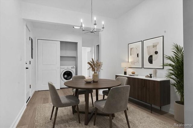 40 Burbank, Ypsilanti, MI 48198