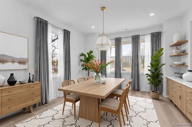 40 Burbank, Ypsilanti, MI 48198