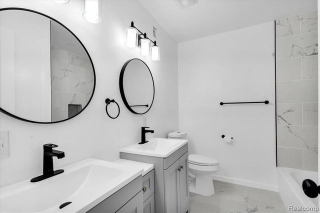 40 Burbank, Ypsilanti, MI 48198