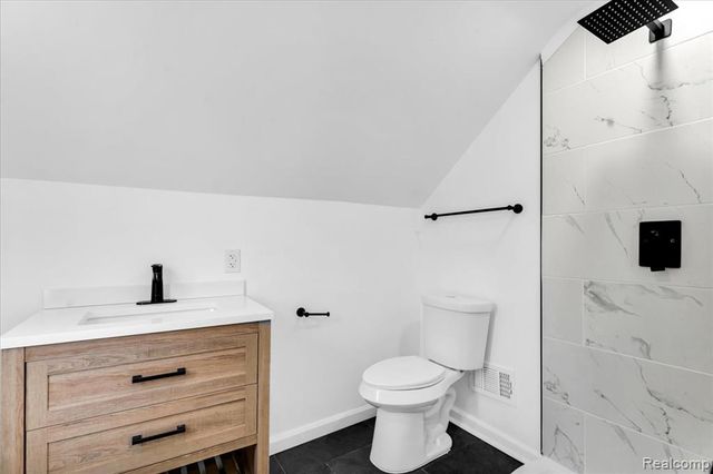 40 Burbank, Ypsilanti, MI 48198