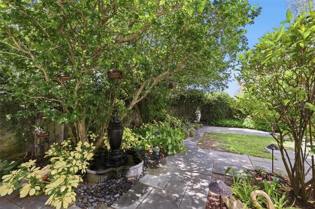 1798 LINCOLN PARK CIRCLE, Sarasota, FL 34236