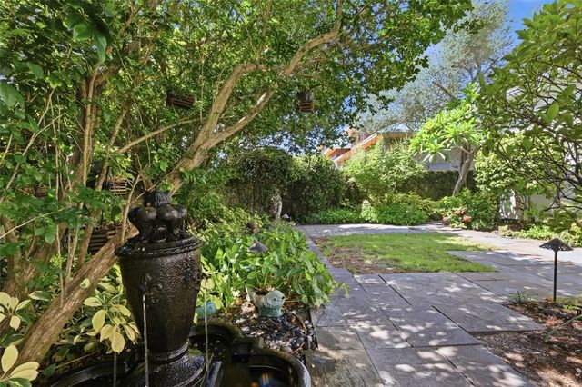1798 LINCOLN PARK CIRCLE, Sarasota, FL 34236