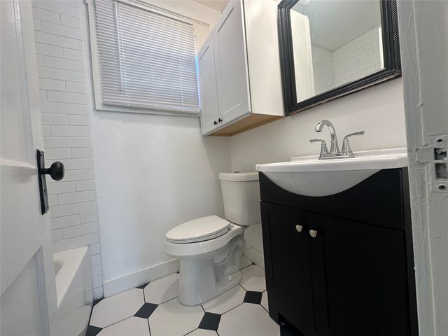 4617 Gaston Avenue A, Dallas, TX 75246
