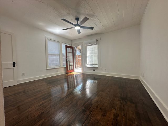 4617 Gaston Avenue A, Dallas, TX 75246