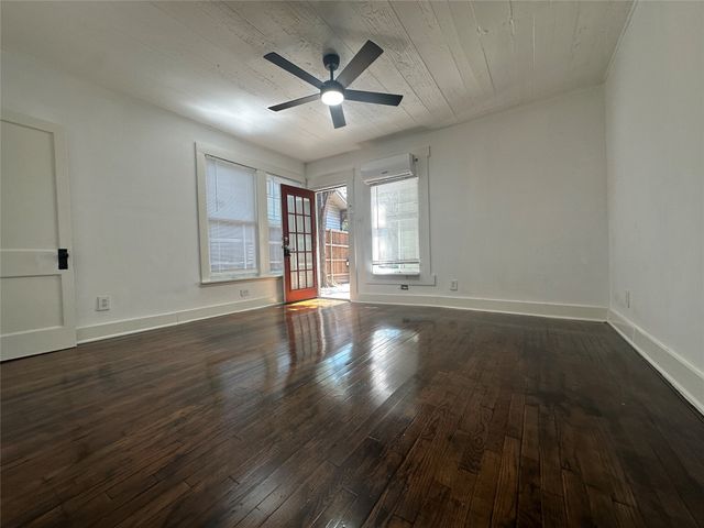 4617 Gaston Avenue A, Dallas, TX 75246