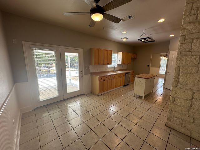 25160 TOUTANT BEAUREGARD RD, San Antonio, TX 78255