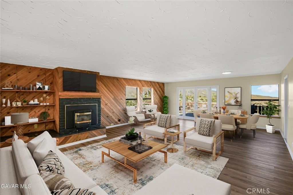 Image 4 of property listing at 31720 96th Street East, Littlerock, CA 93543