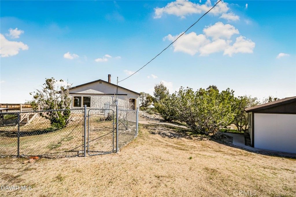 Image 40 of property listing at 31720 96th Street East, Littlerock, CA 93543