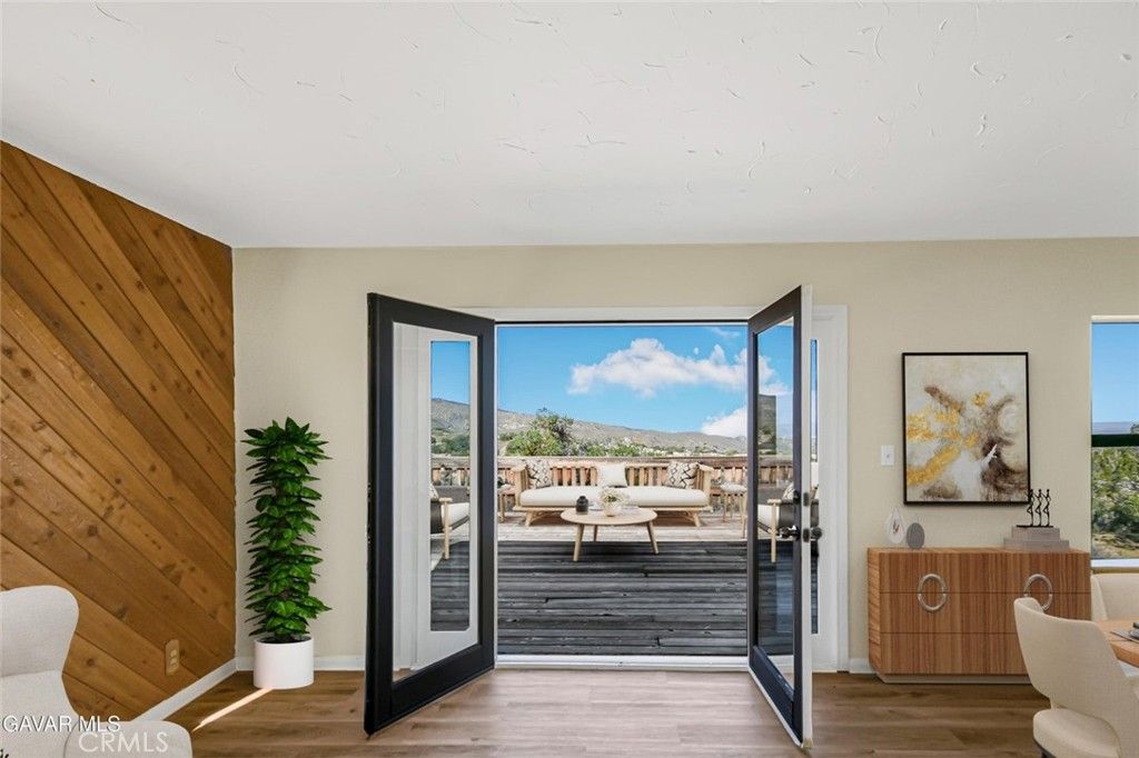 Image 8 of property listing at 31720 96th Street East, Littlerock, CA 93543