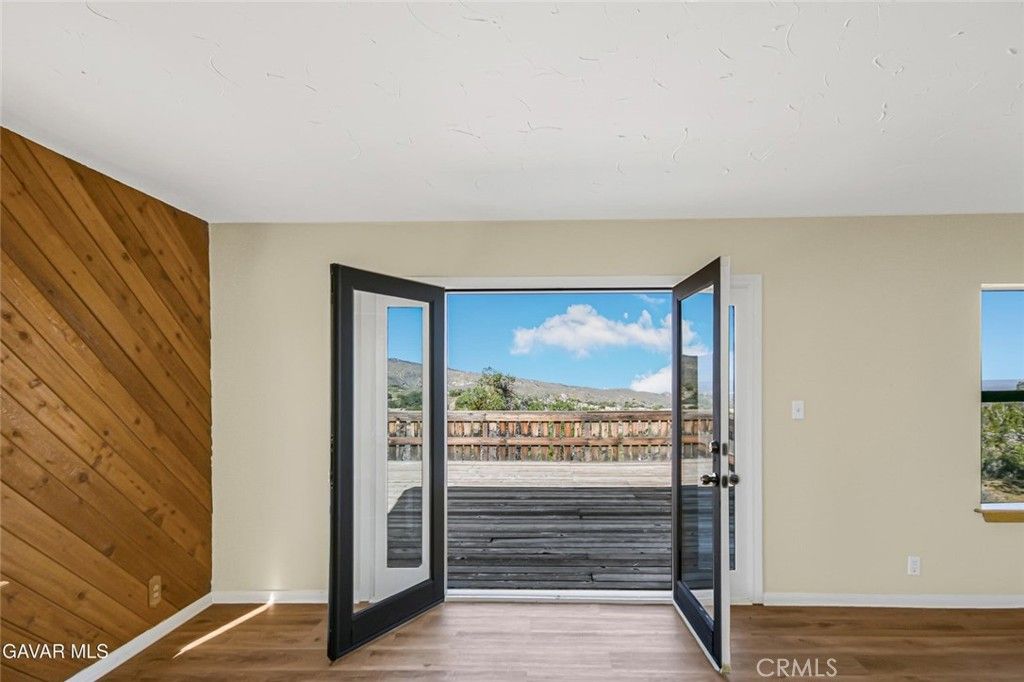 Image 9 of property listing at 31720 96th Street East, Littlerock, CA 93543