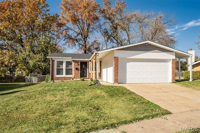 1304 Kew Gardens Drive, Florissant, MO 63031