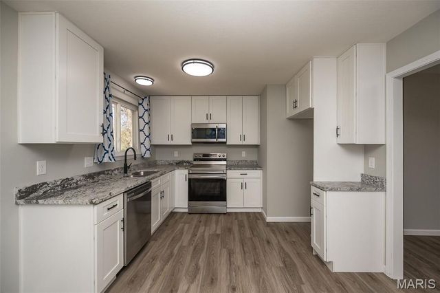 1304 Kew Gardens Drive, Florissant, MO 63031