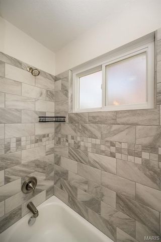 1304 Kew Gardens Drive, Florissant, MO 63031