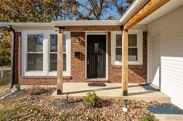 1304 Kew Gardens Drive, Florissant, MO 63031