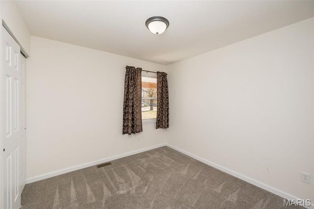 1304 Kew Gardens Drive, Florissant, MO 63031