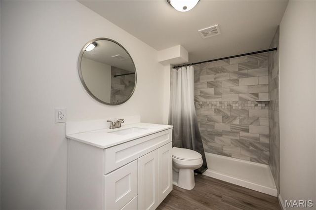 1304 Kew Gardens Drive, Florissant, MO 63031