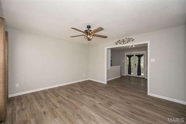 1304 Kew Gardens Drive, Florissant, MO 63031