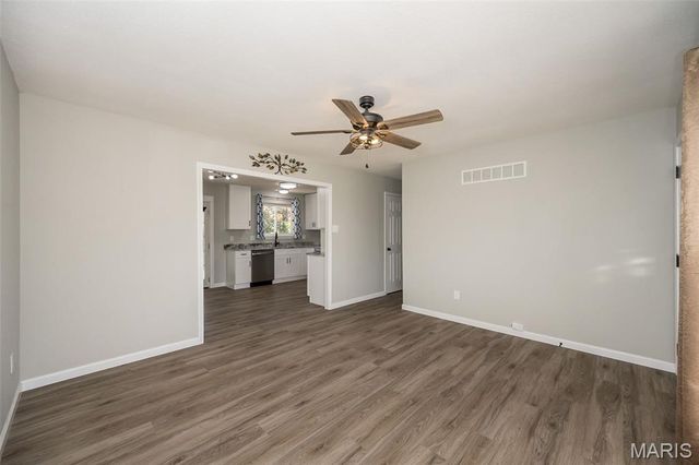 1304 Kew Gardens Drive, Florissant, MO 63031