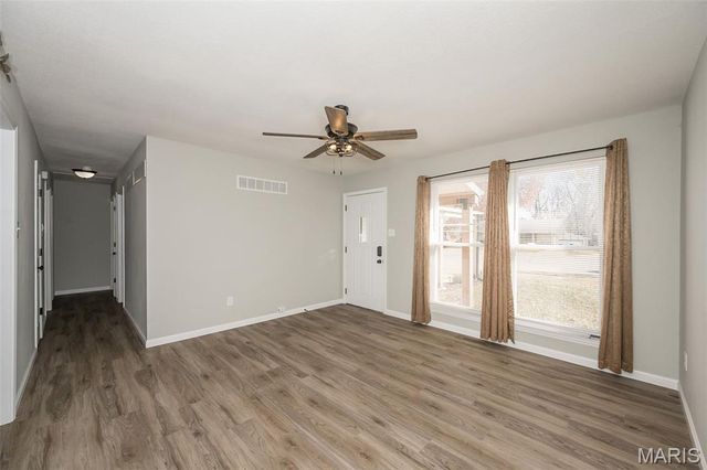 1304 Kew Gardens Drive, Florissant, MO 63031