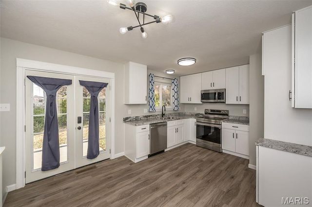 1304 Kew Gardens Drive, Florissant, MO 63031