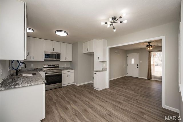 1304 Kew Gardens Drive, Florissant, MO 63031